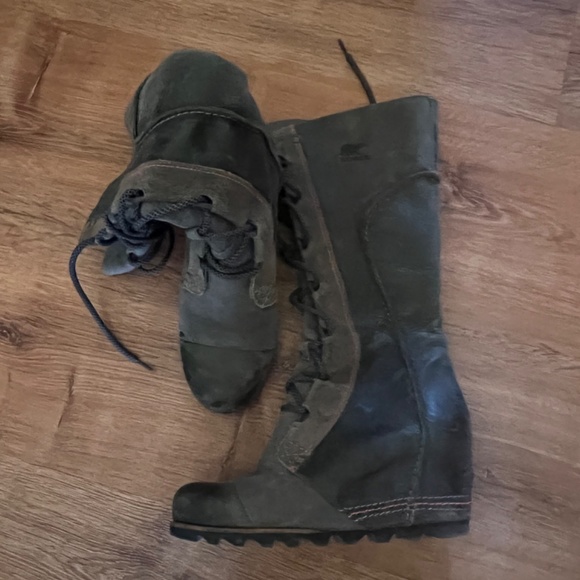 Sorel Wedge Boot size 7.5 - Picture 2 of 4